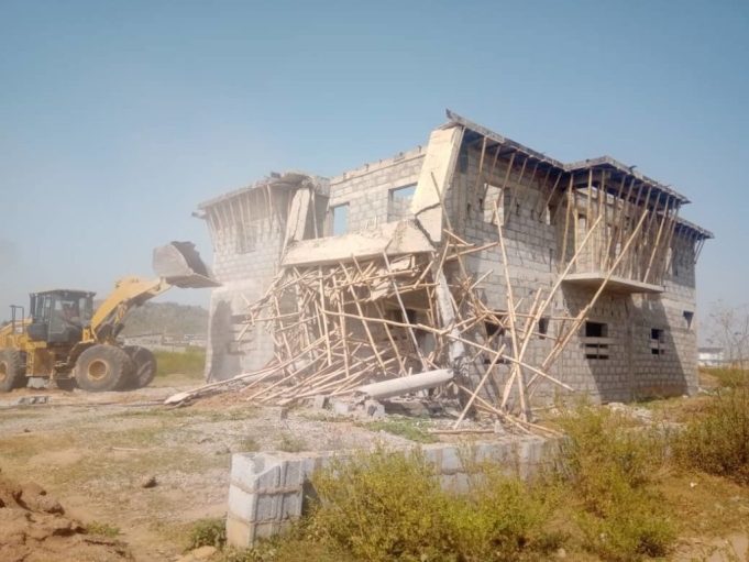 Despite Court injunction, FCDA demolishes buildings in Abuja estate