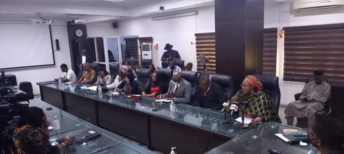 Stop eating outside your homes -FG tells Nigerians