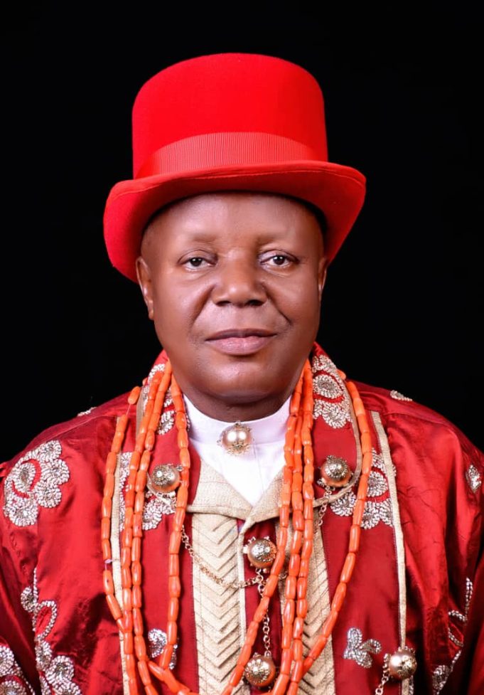 Izombe 2024 Okorosha Canival: Monarch Commends Uzodimma For Restoring Peace In Community