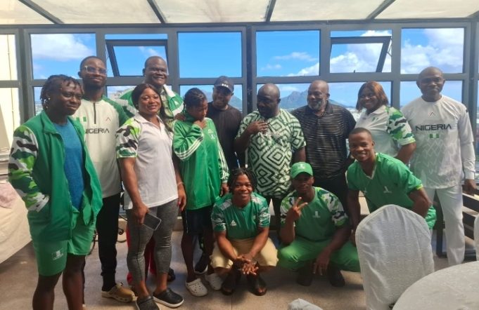 Dollar Rain In Mauritius As NSC DG Bukola Olopade Rewards Nigerian Weightlifters