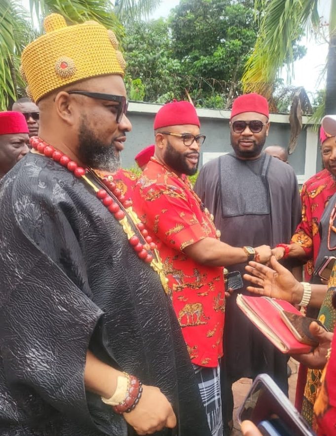 Eze Dr. O.D. Nwandu Pays Tribute At Lady Catherine Chukwu’s Funeral In Imo State