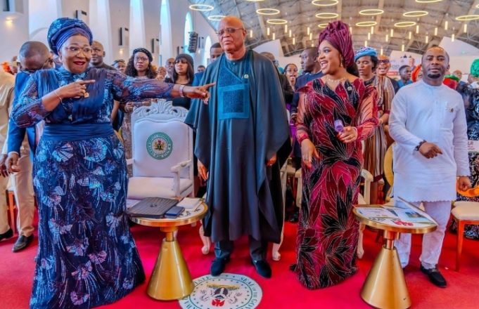 Akwa Ibom Begins 2026 With Thanksgiving As Lady Obareki Joins Covenant Service In Uyo