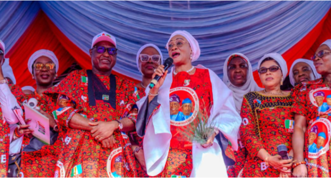 Remi Tinubu Empowers 2,000 Women, Unveils ICT Centre In Ekiti